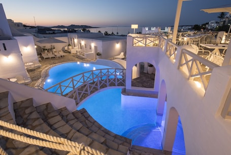 Exterior. Kanale's Rooms and Suites
