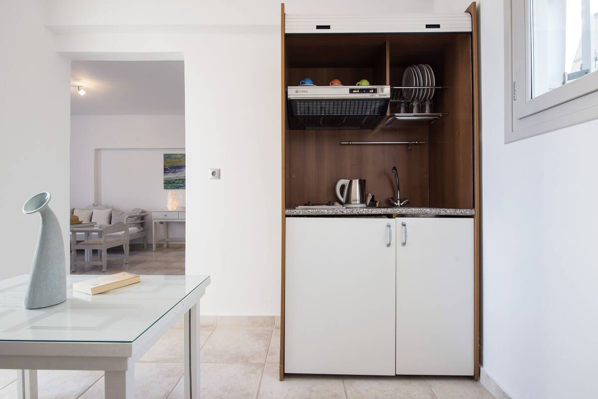 family suite, 2 bedrooms, balcony, sea view | private kitchenette | fridge, espresso maker, coffee/tea maker, electric kettle