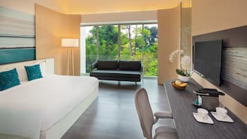 Caja de seguridad en la habitación y escritorio