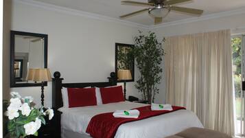 舒適雙人房, 1 張標準雙人床 | 客房內保險箱、書桌、免費無線上網、床單