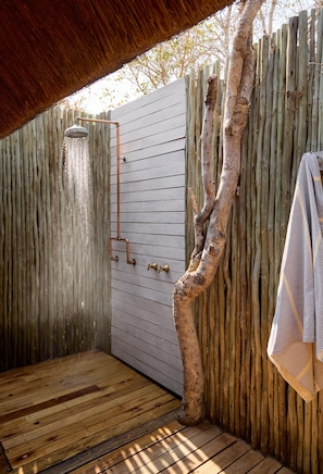 Bathroom - Savute Elephant Lodge, A Belmond Safari, Belmond (Chobe National Park)