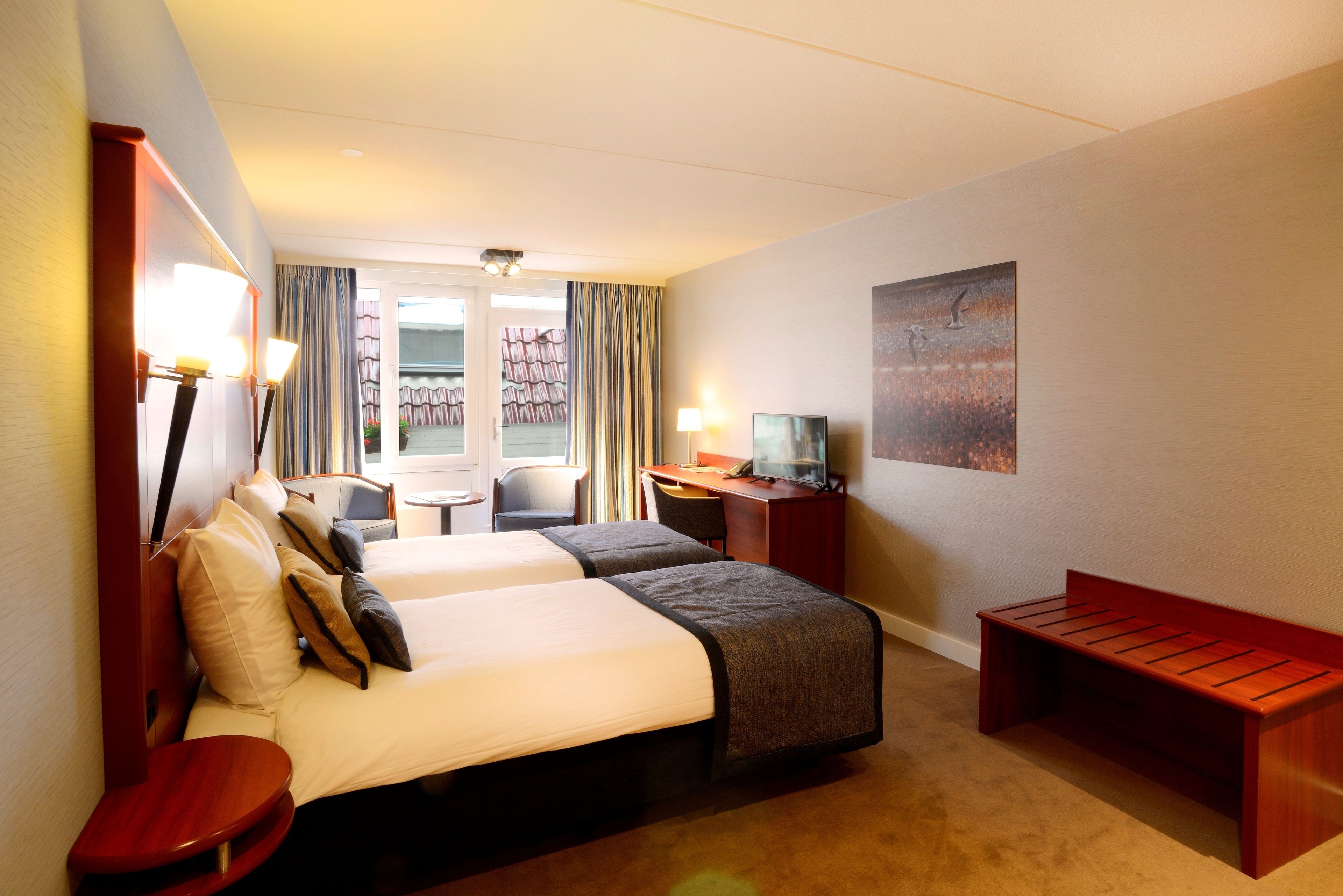 economy room | in-room safe, cots/infant beds, free wifi, bed sheets