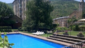 Outdoor pool - Pey Apart Hotel (Sort)