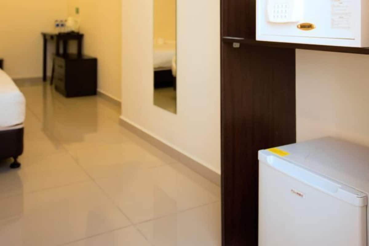 Safe på rommet, wi-fi (inkludert) og sengetøy