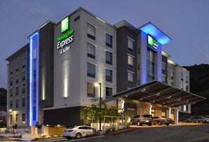 Exterior - Holiday Inn Express & Suites San Diego - Mission Valley by IHG (San Diego)