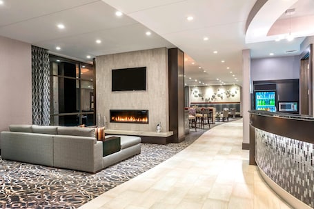 Lobby. Fairfield Inn & Suites Boston Cambridge