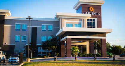 La Quinta Inn & Suites by Wyndham Karnes City - Kenedy
