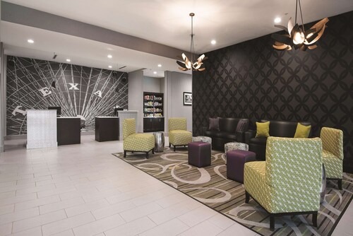La Quinta Inn & Suites by Wyndham Fort Worth West - I-30