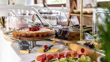 Desayuno buffet diario (EUR 15.90 por persona)