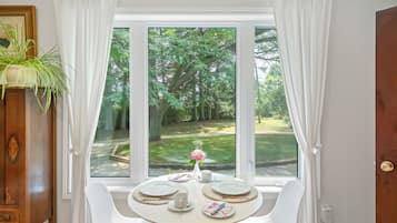 Petit déjeuner complet compris tous les jours
