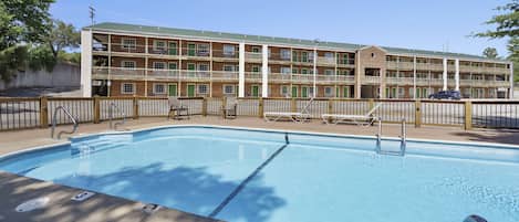 Außenpool (je nach Saison geöffnet)