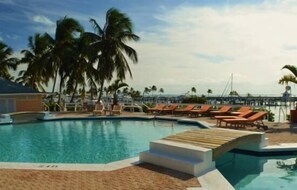 Outdoor pool - Smooth Sailing by Living Easy Abaco (Marsh Harbour)