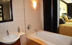 Bathroom - Smooth Sailing by Living Easy Abaco (Marsh Harbour)