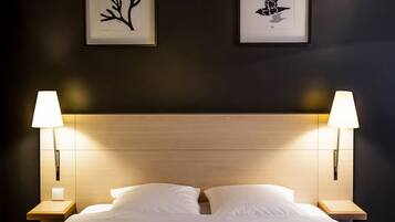 1 bedroom, desk, free WiFi, bed sheets