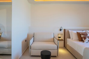 Mini-bar avec articles gratuits, coffres-forts dans les chambres, bureau