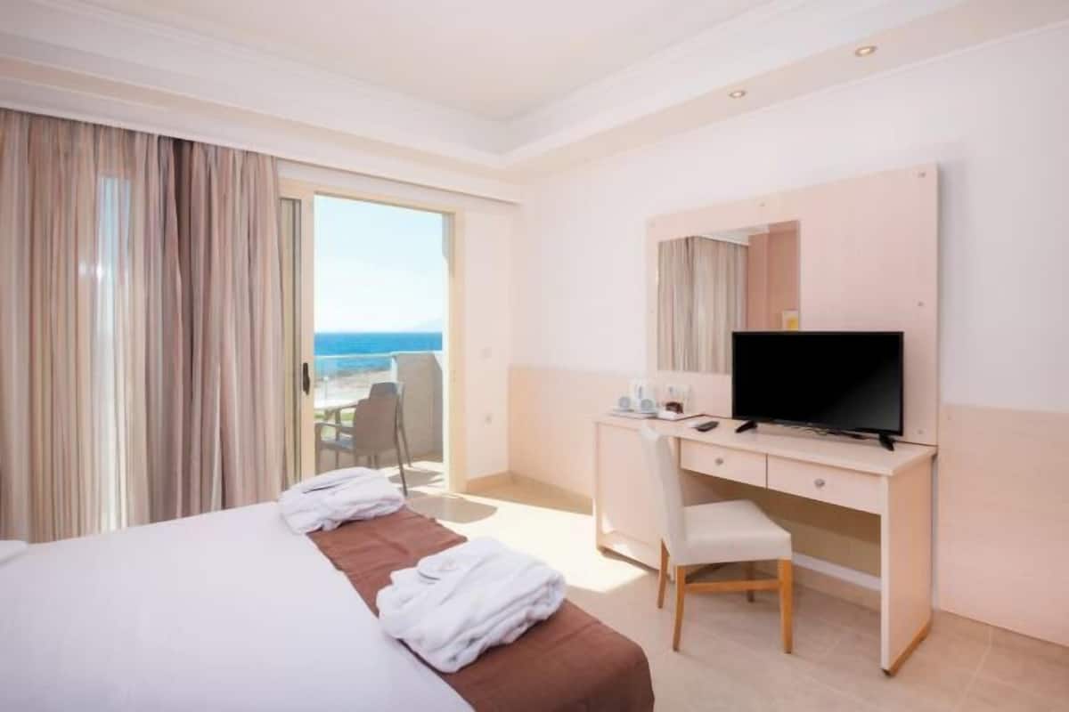 In-room safe, desk, soundproofing, iron/ironing board