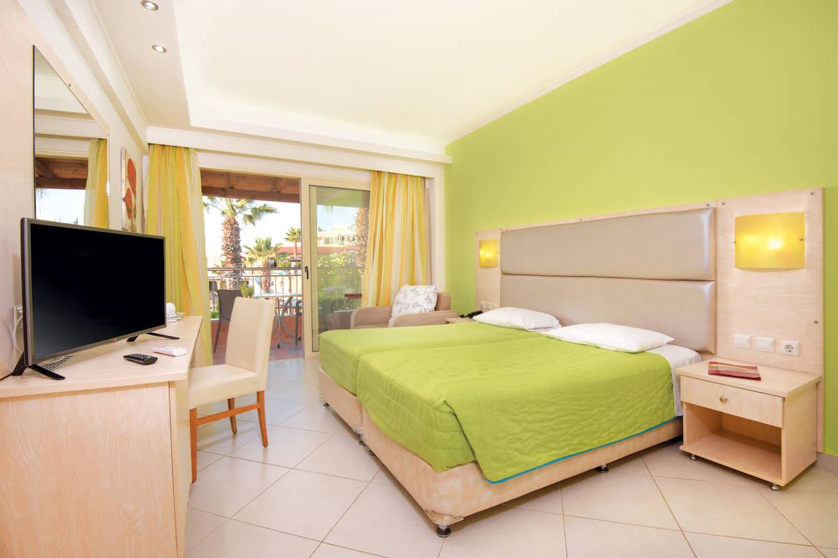 In-room safe, desk, soundproofing, iron/ironing board