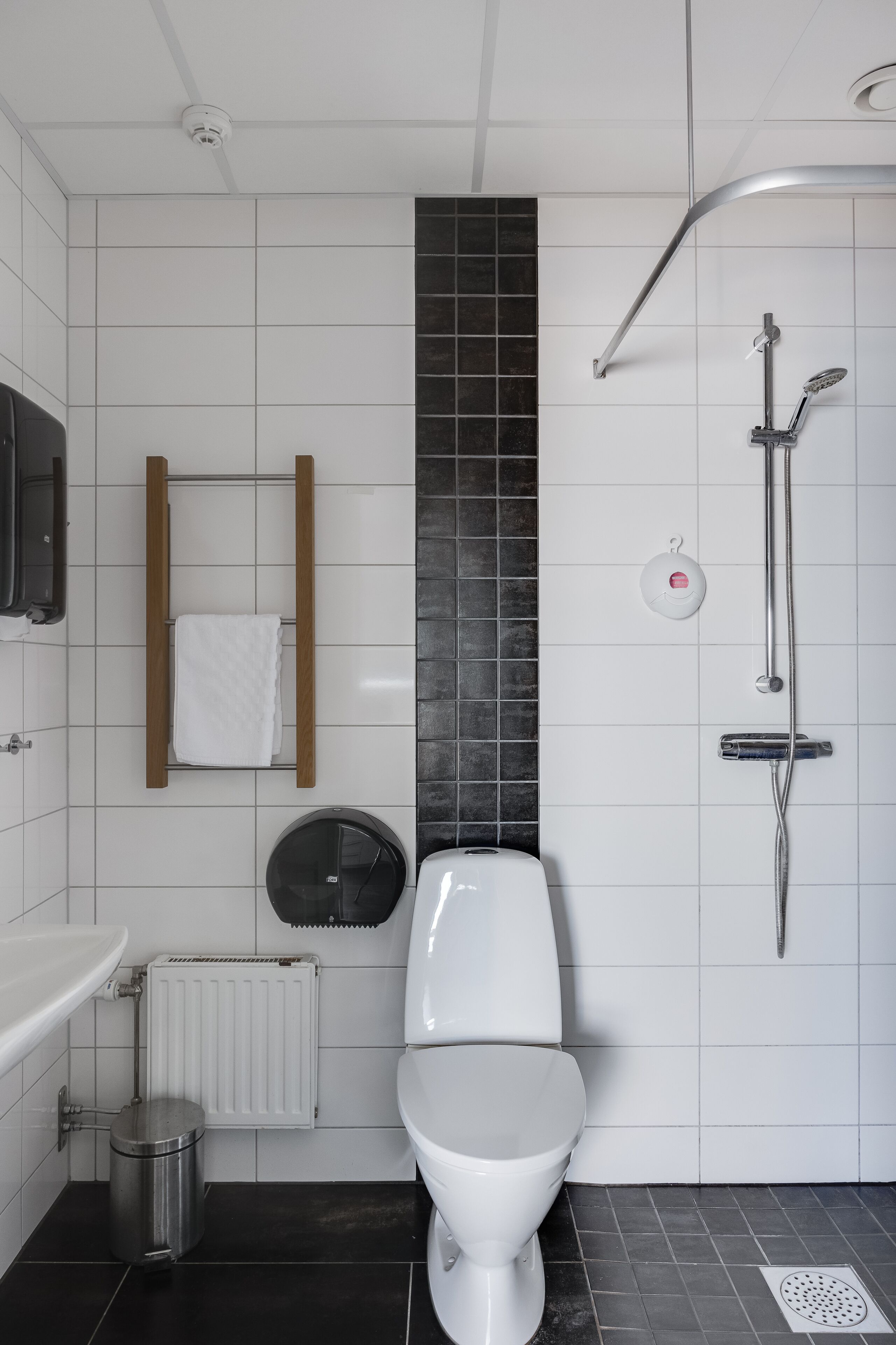 family apartment | bathroom | shower, hair dryer, towels