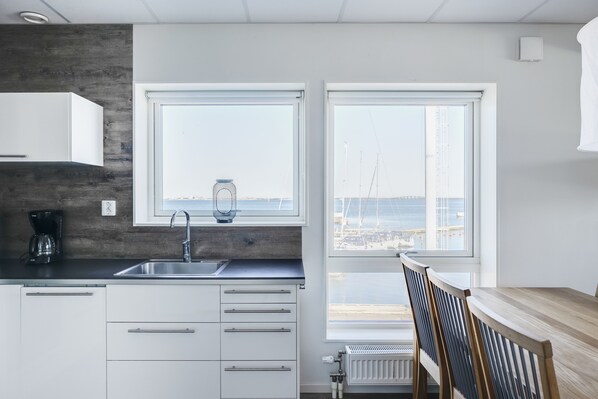 Family Apartment | Private kitchen | Electric kettle - Hotell Hamnen (Farjestaden)