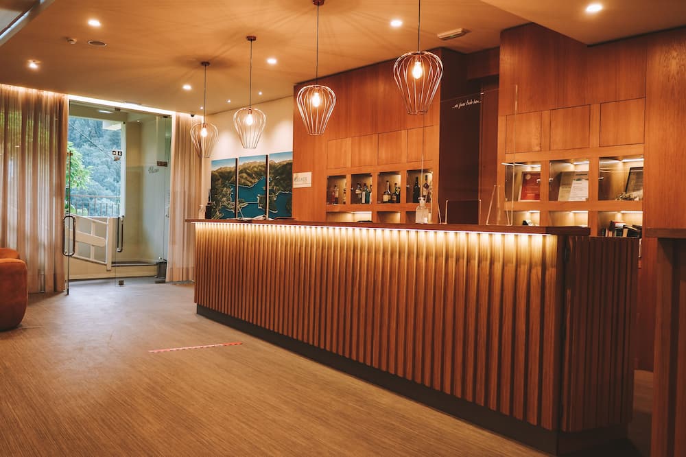 Adelaide Hotel