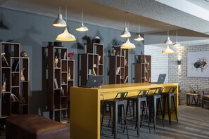 2 bars/lounges - Check Inn Hotel Ankara (Ankara)