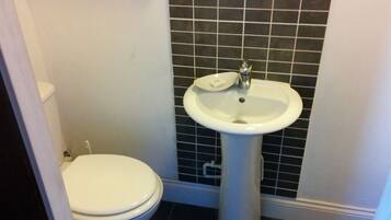 Standard Double Room, Ensuite (with shower) | Bathroom