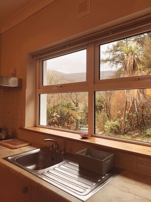 Familie-alpehytte, 2 soverom, eget bad | Delt kjøkken