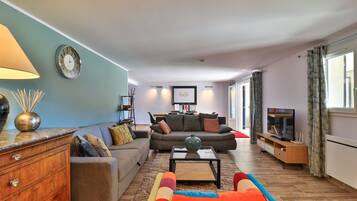 Apartamento conforto, suíte, vista para a montanha (Ongietorri) | Lounge