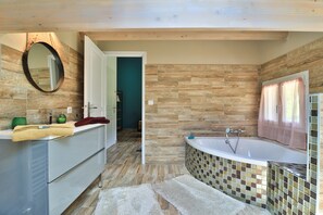 Bathroom - Lalpen Roc (Caille)