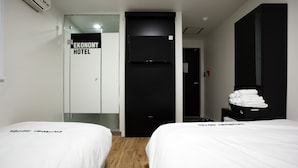 Standard Triple Room (without Window) | Iron/ironing board (on request), WiFi (free) - Ekonomy Hotel Myeongdong Central (Seoul)