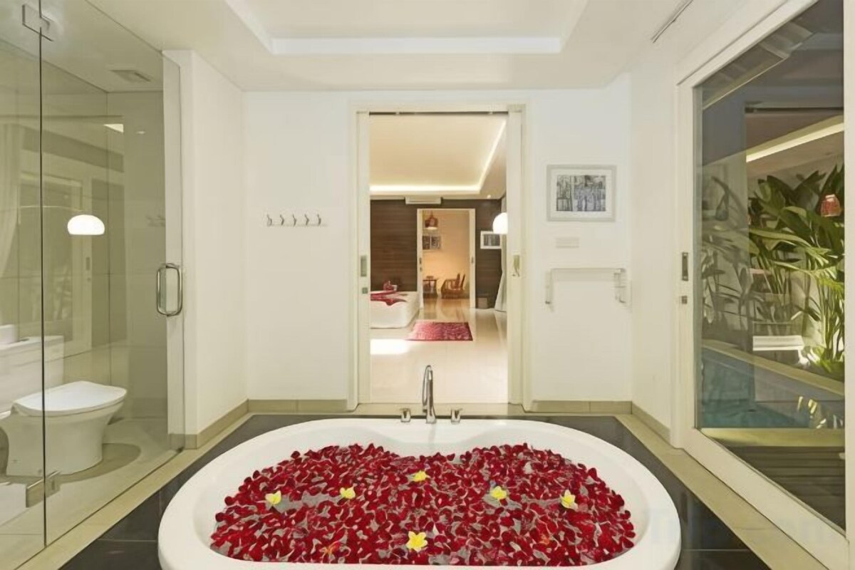 Bathroom | Separate tub and shower, deep soaking tub, free toiletries, bathrobes
