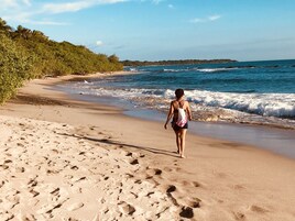 靠近海滩、白沙、10 间海滩酒吧