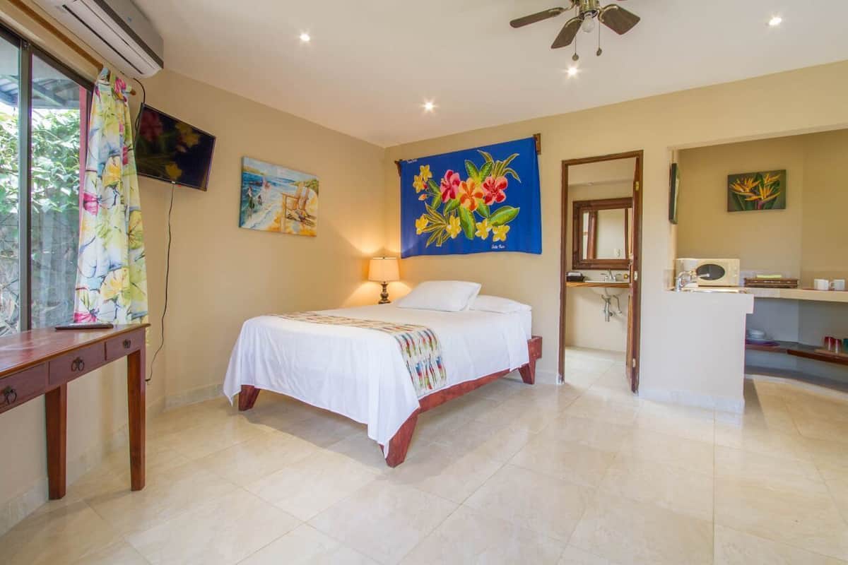 Twin Room, 1 Bedroom, Pool View | Premium bedding, pillowtop beds, in-room safe, soundproofing