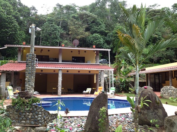 Pool - Cabinas 3 Rios (Ciudad Cortés)