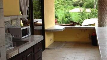 Individually decorated, free cots/infant beds, rollaway beds, free WiFi