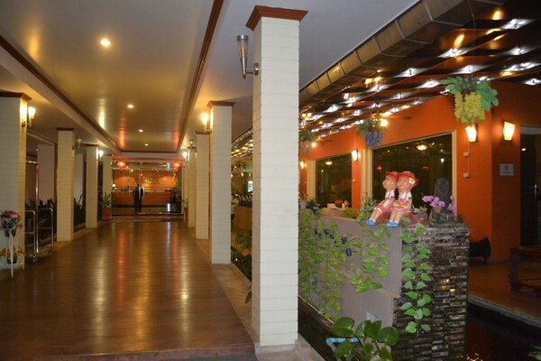 Amnauysuk Hotel - Khon Kaen