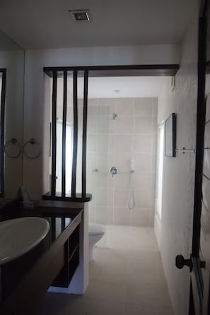 Bathroom - Boracay Gems (Boracay Island)