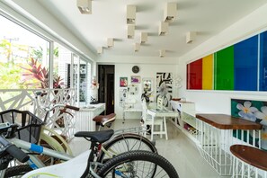 المنشأة من الداخل