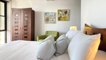 Habitación Premium | Minibar, decoración personalizada y muebles diferentes