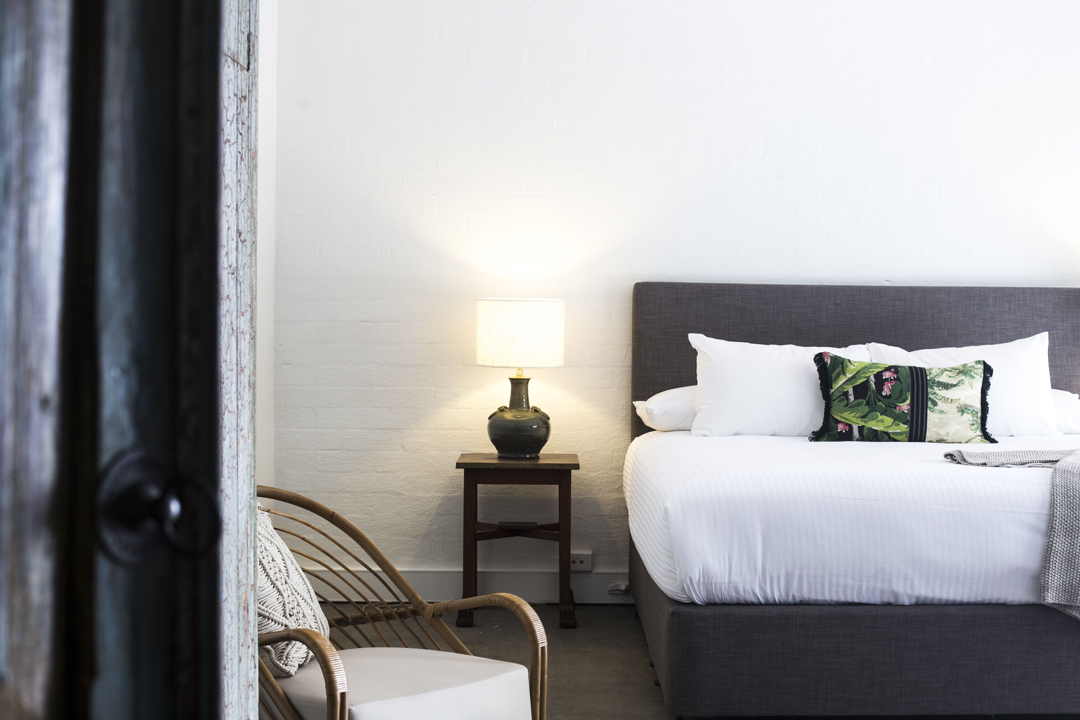 Minibar, decoración personalizada y muebles diferentes 