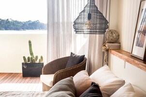 Minibar, decoración personalizada y muebles diferentes 