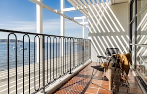 Premium Luxury Waterfront Room | View from room - Bay Breeze Boutique Accommodation (Batemans Bay)