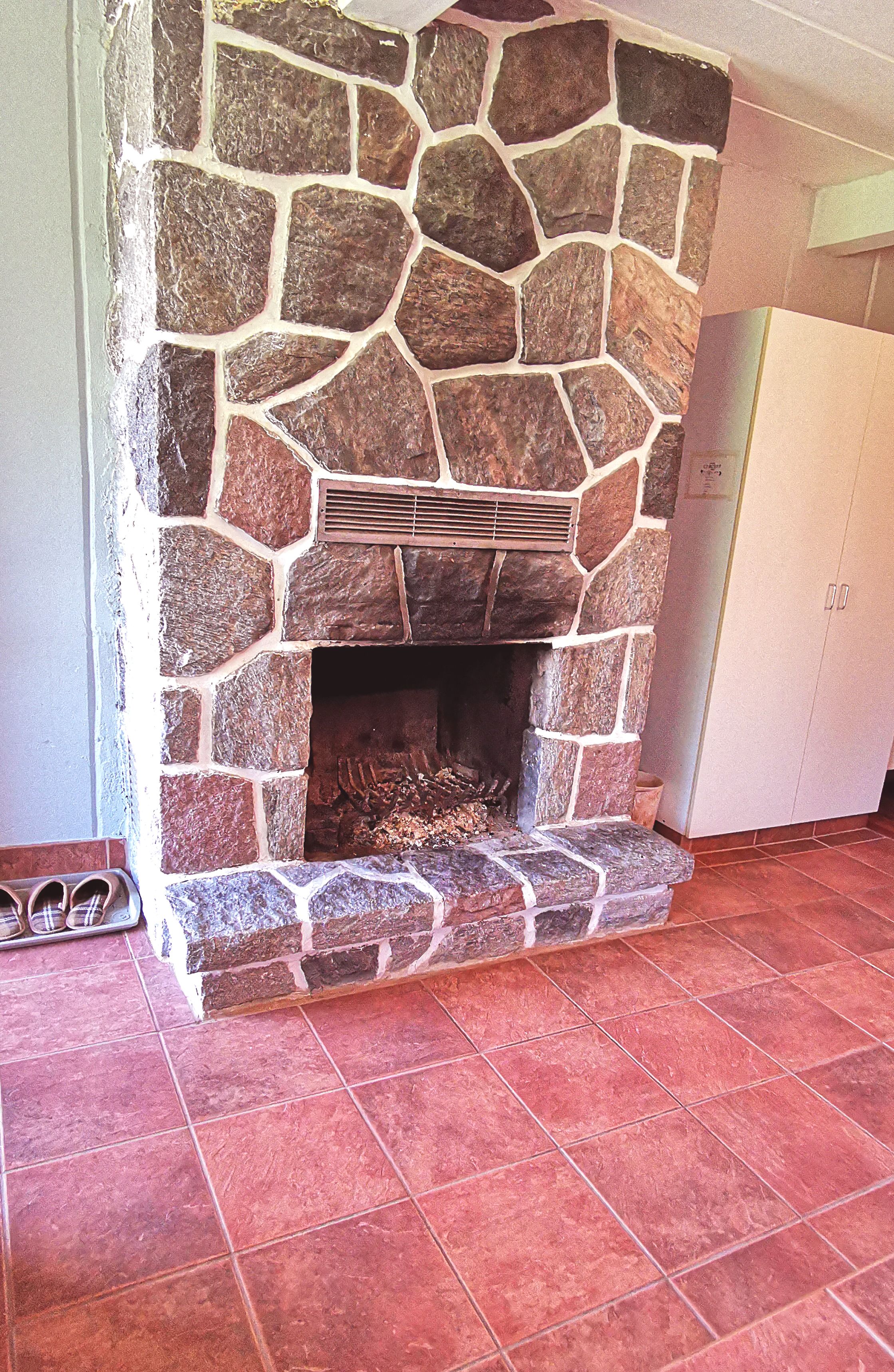 Superior Room, 1 Queen Bed, Kitchenette, Mountain View (Hot Tub & Fireplace) | Living area | 32-inch LED TV with cable channels, TV