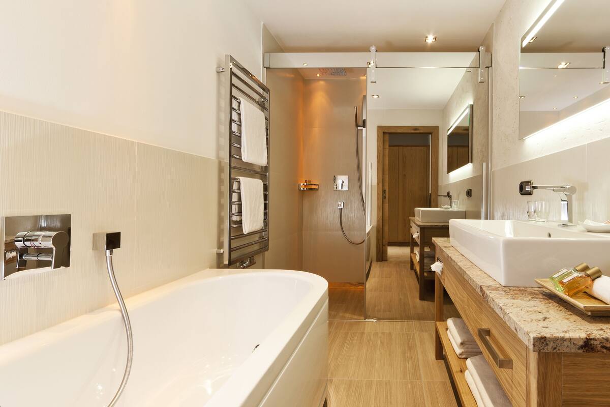 luxury double room, balcony | bathroom | hair dryer, towels