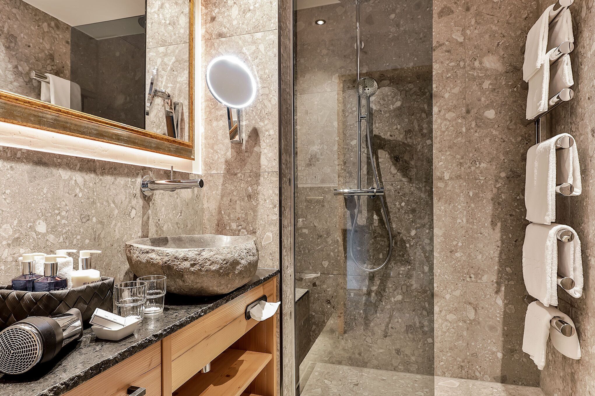 standard double room, balcony | 1 bedroom, minibar, in-room safe, laptop workspace