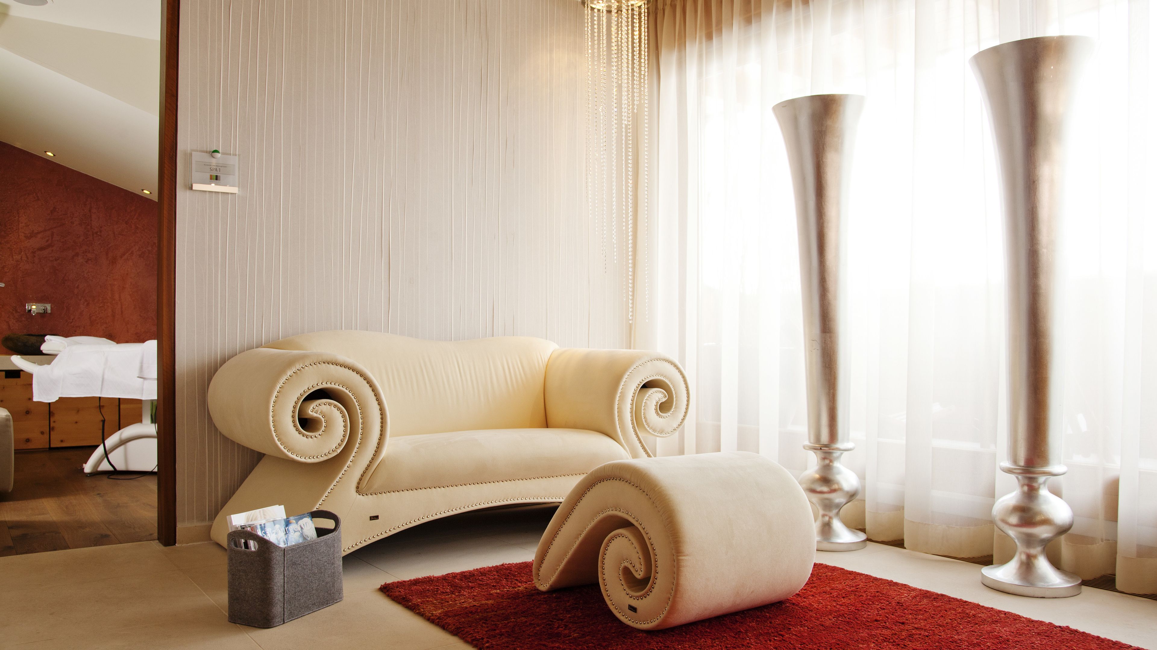 sauna, hot tub, body treatments, body wraps, body scrubs, facials