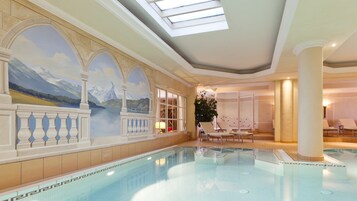 Una piscina techada