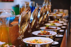 Daily buffet breakfast (MYR 28 per person)