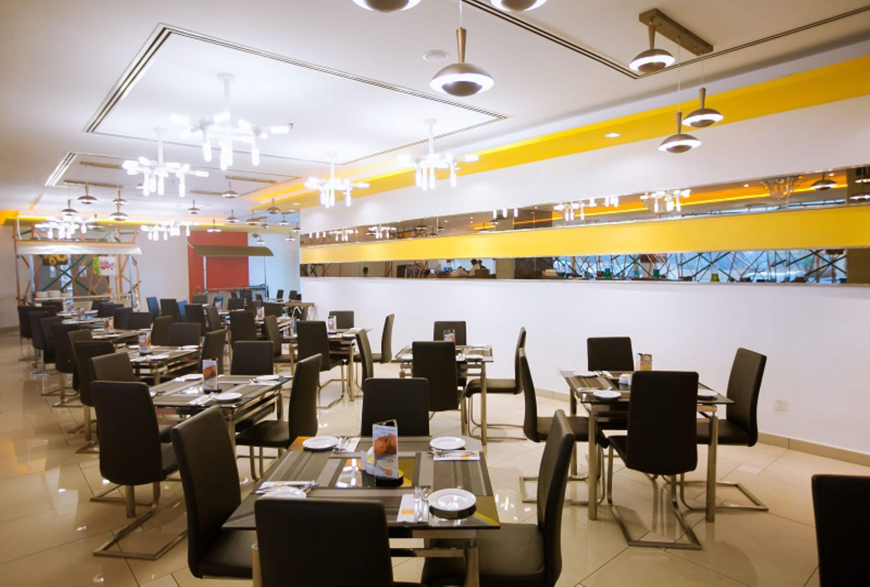 breakfast, lunch, dinner served; international cuisine