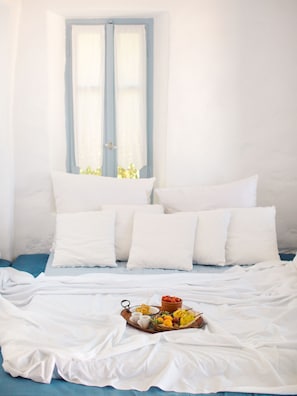Villa Lefkothea with Sea View & Private Pool | Premium bedding, in-room safe, soundproofing, iron/ironing board - Kea Village Suites & Villas (Kea)